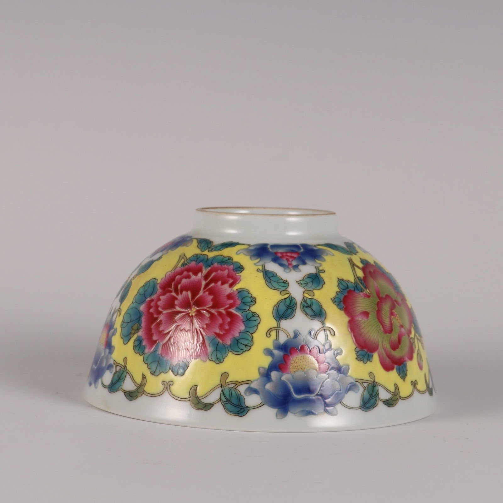 An Exquisite Enamel Flower Pattern Bowl - 6