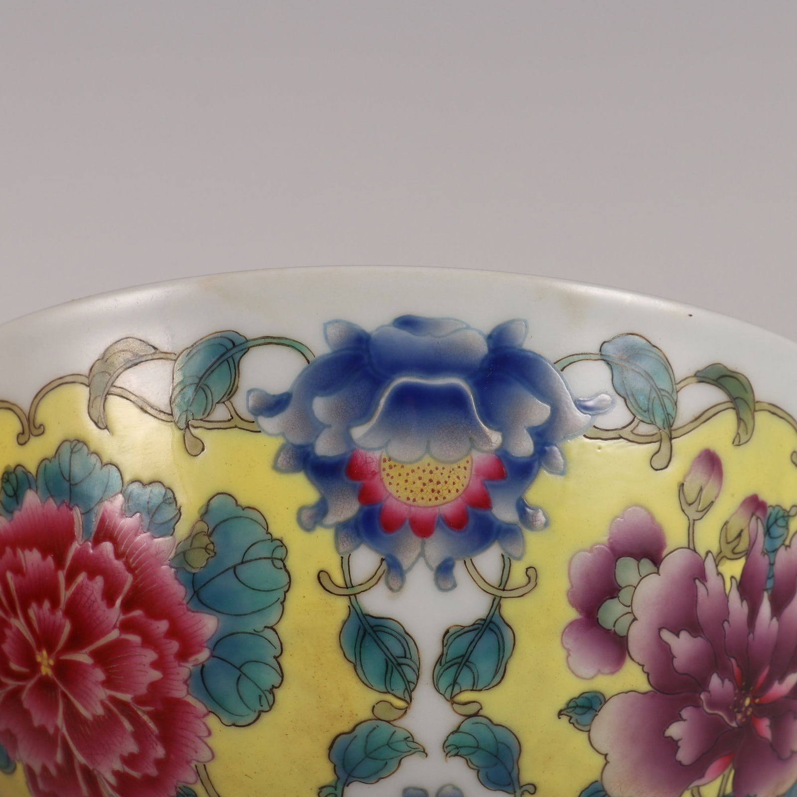 An Exquisite Enamel Flower Pattern Bowl - 7