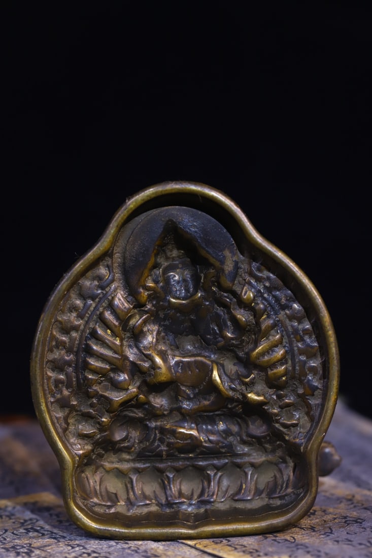 An Exquisite Bronze Buddha Statue Pattern Ornament - 9