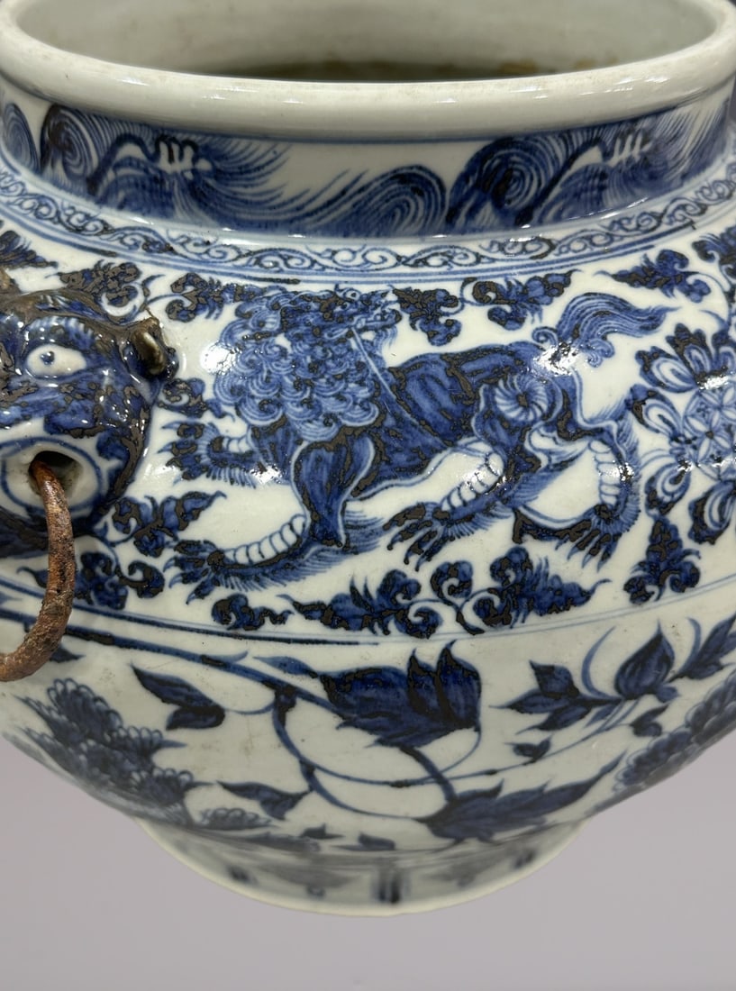 An Exquisite Blue and White Lotus Pattern Kylin Pattern Jar - 2