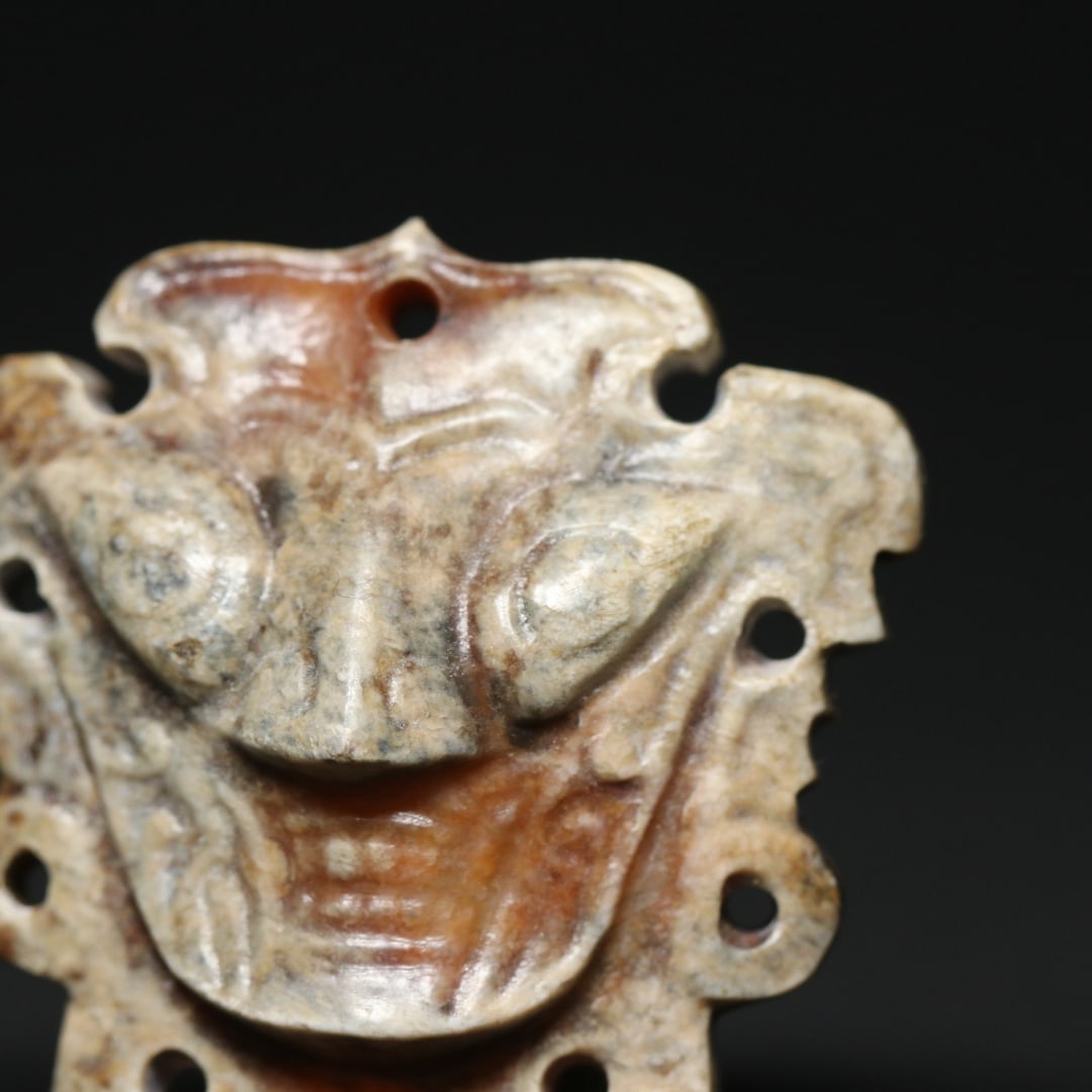 An Exquisite White Jade Beast-Face Pattern Pendant - 5