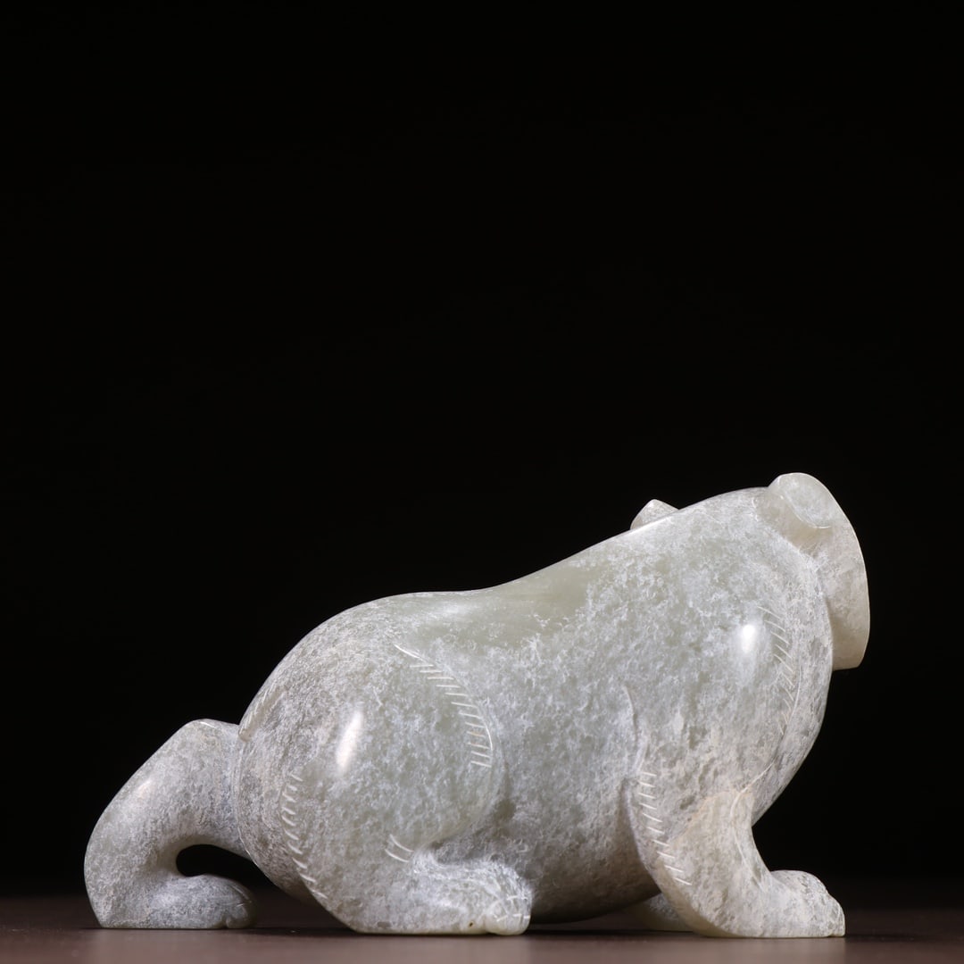 An Exquisite White Jade Bear Ornament - 4