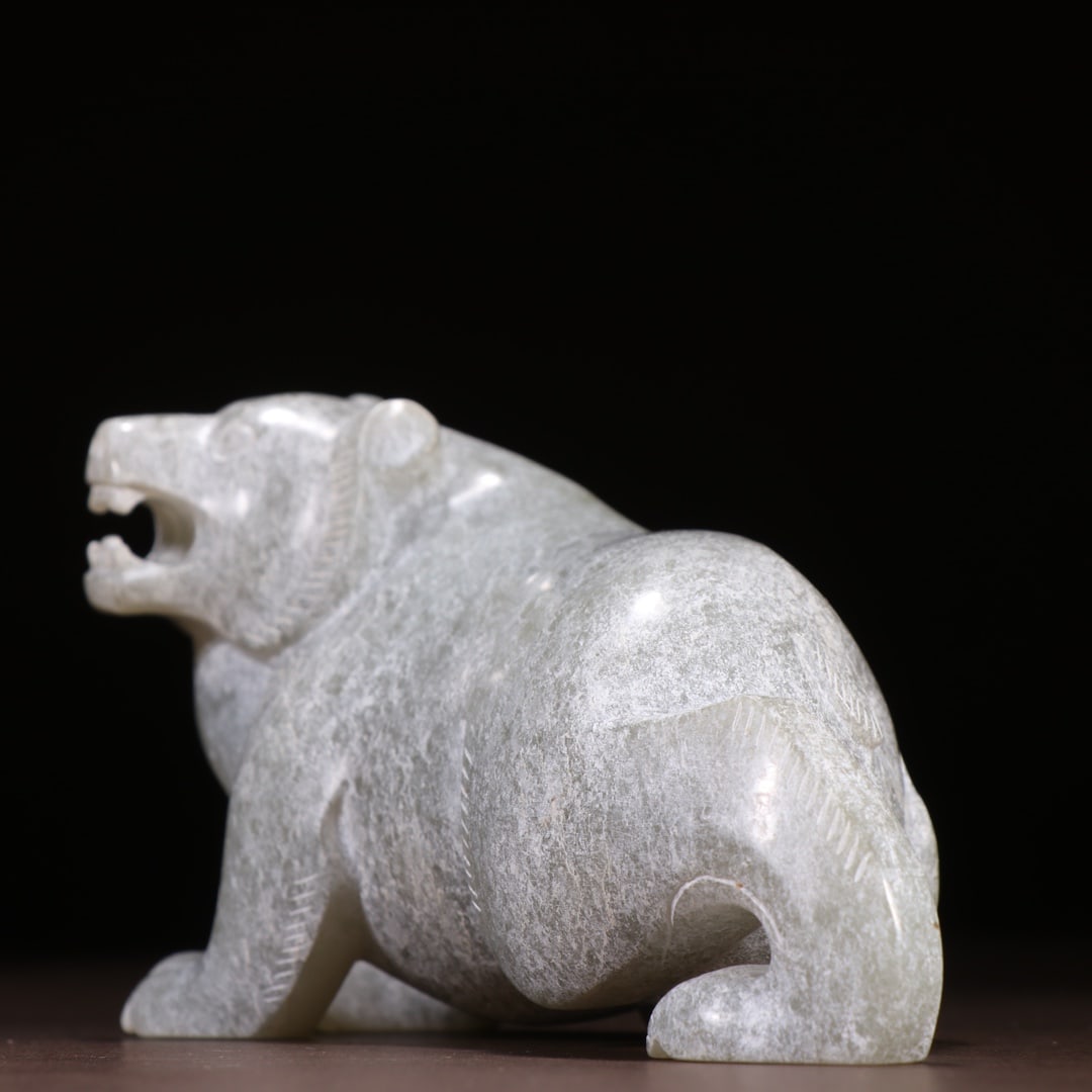 An Exquisite White Jade Bear Ornament - 6