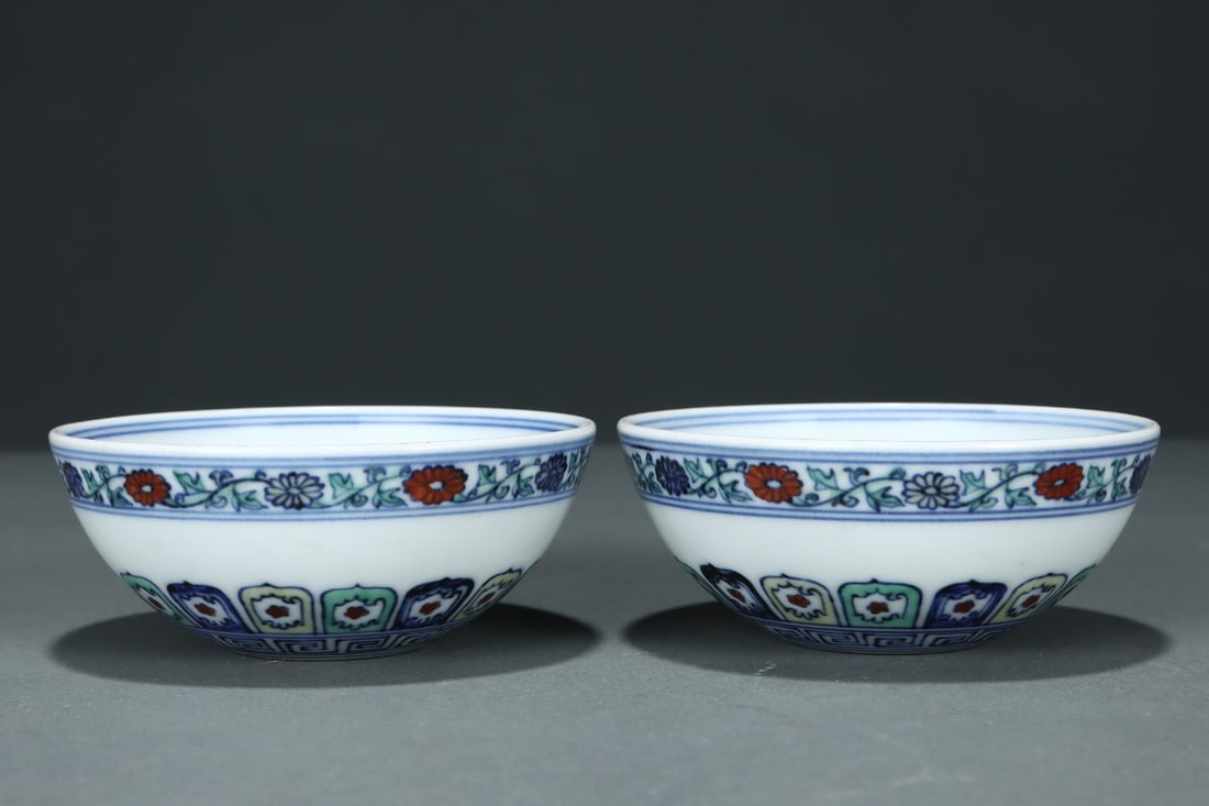An Exquisite Wucai Lotus Pattern Cup - 4