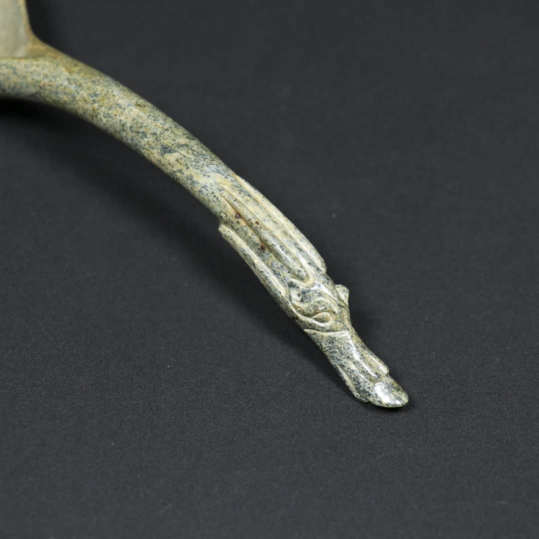 An Exquisite White Jade Dragon Pattern ? - 4