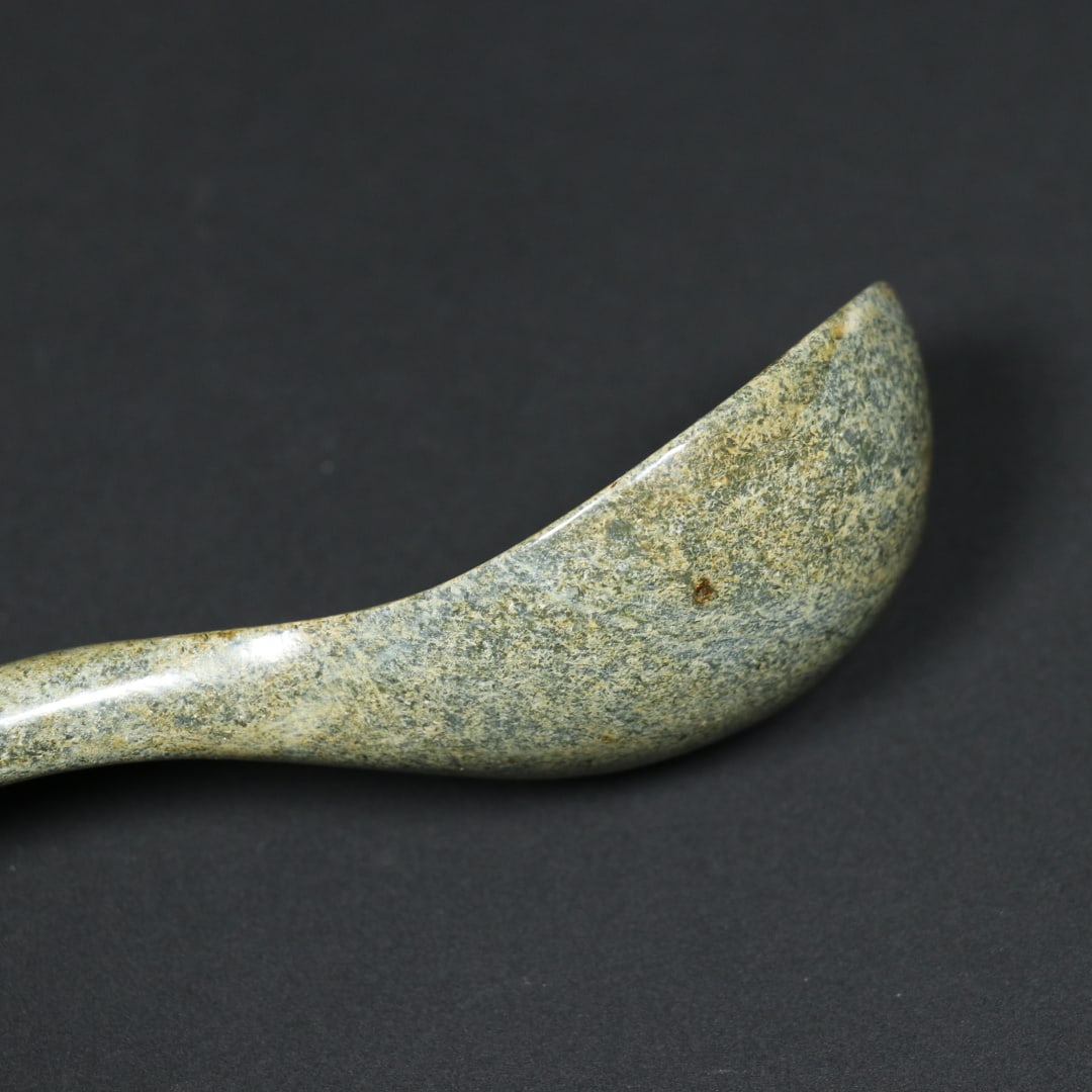 An Exquisite White Jade Dragon Pattern ? - 7