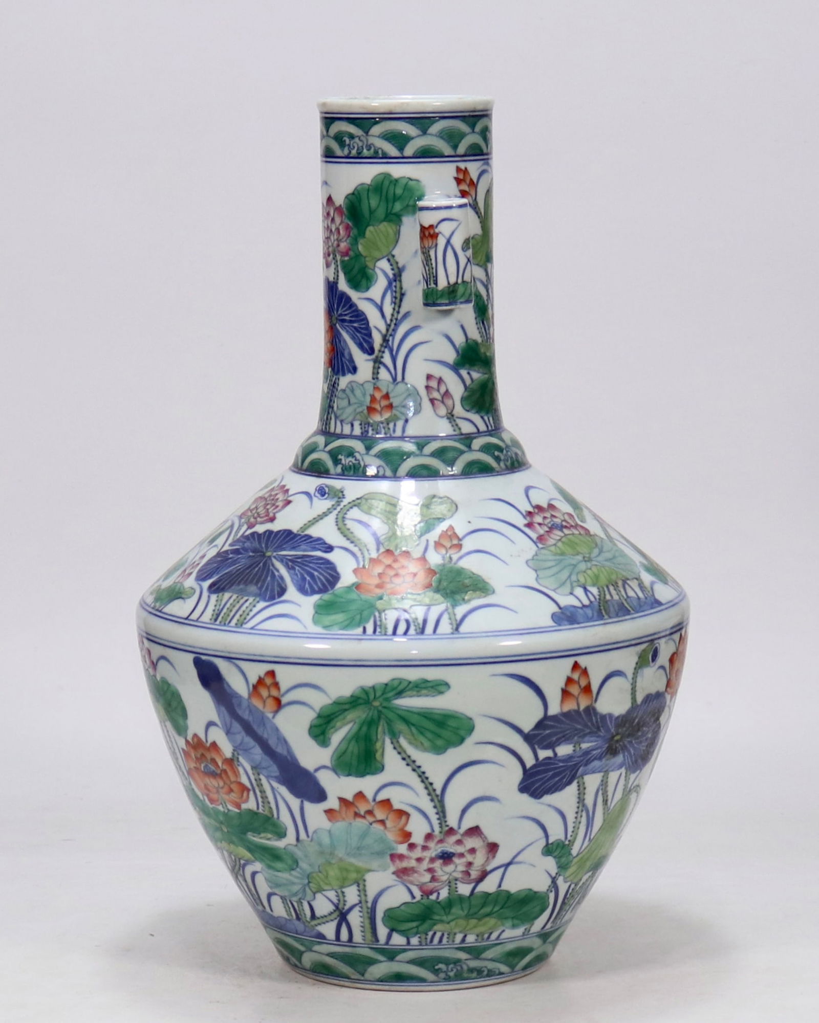 An Exquisite Doucai Flower Pattern Seawater Pattern Double-Ears Vase - 4