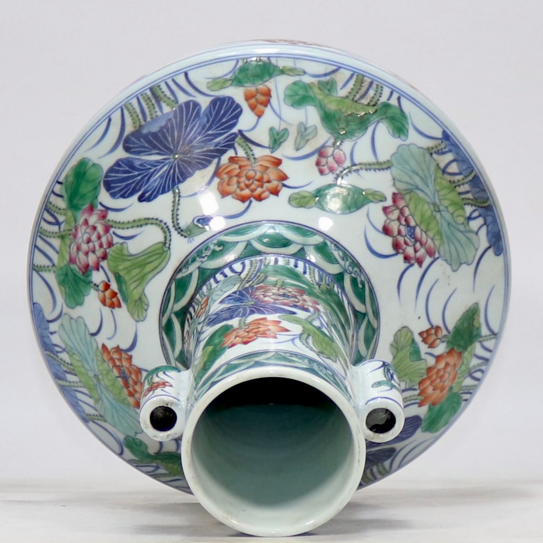 An Exquisite Doucai Flower Pattern Seawater Pattern Double-Ears Vase - 5