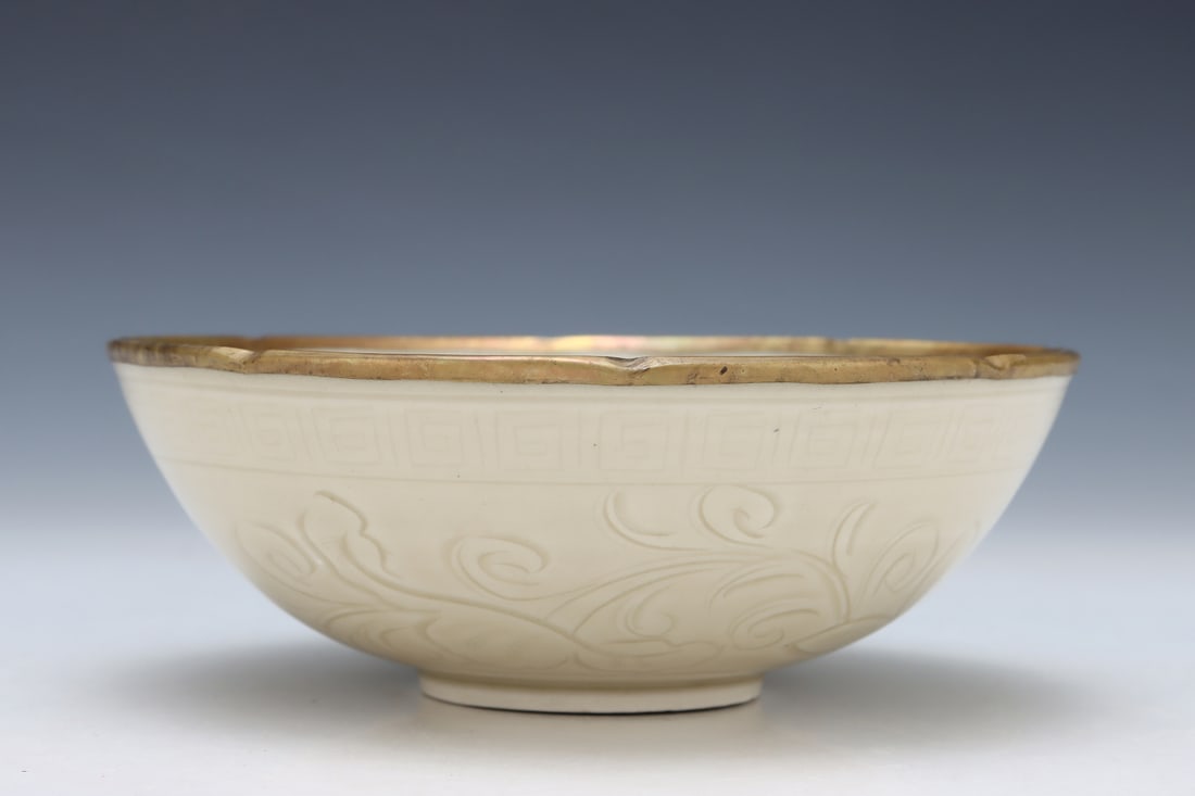 An Exquisite Ding yao Flower Pattern Brush Washer - 3