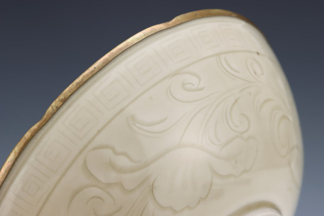 An Exquisite Ding yao Flower Pattern Brush Washer - 8