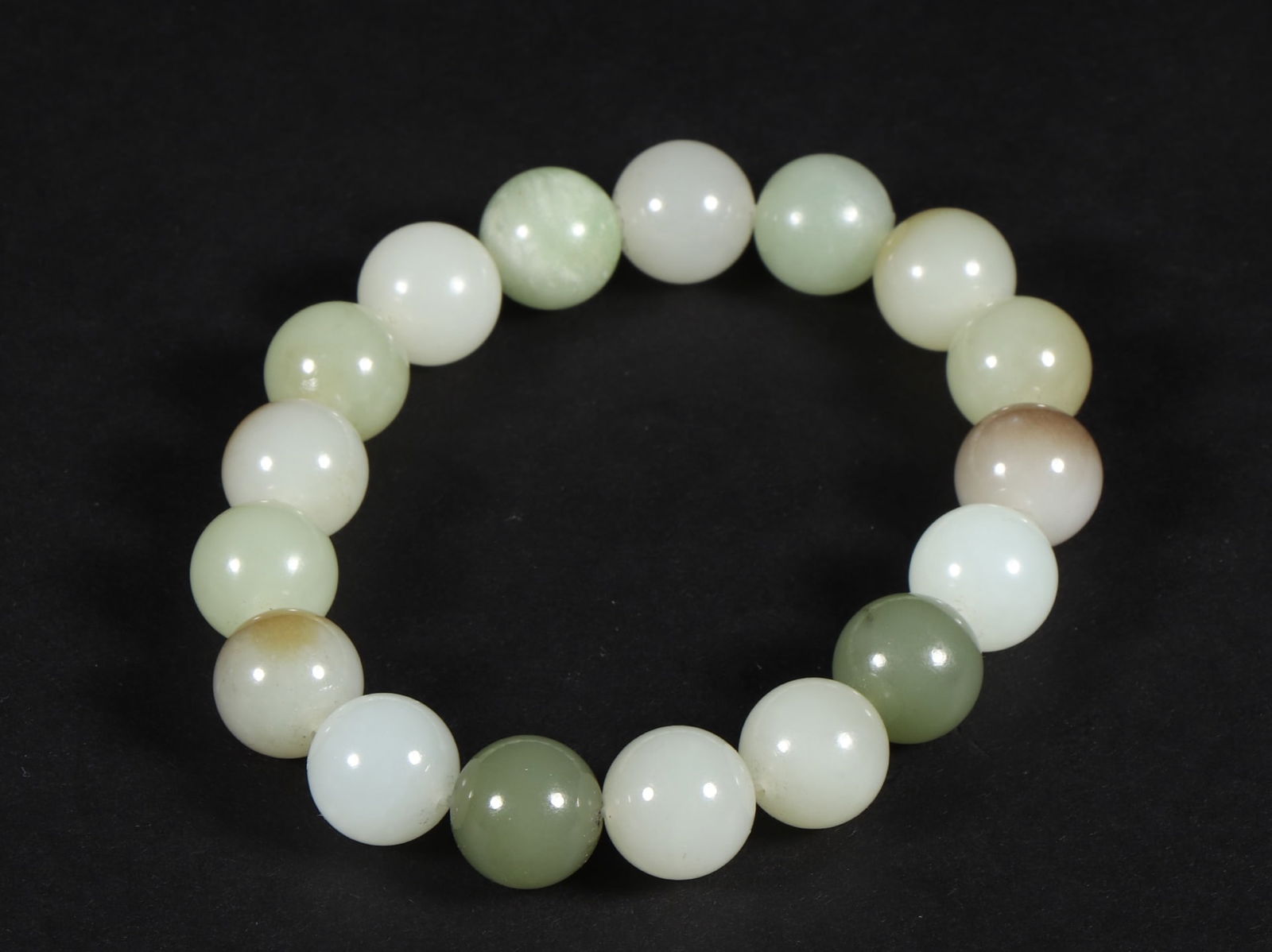 An Exquisite White Jade Bracelets - 2