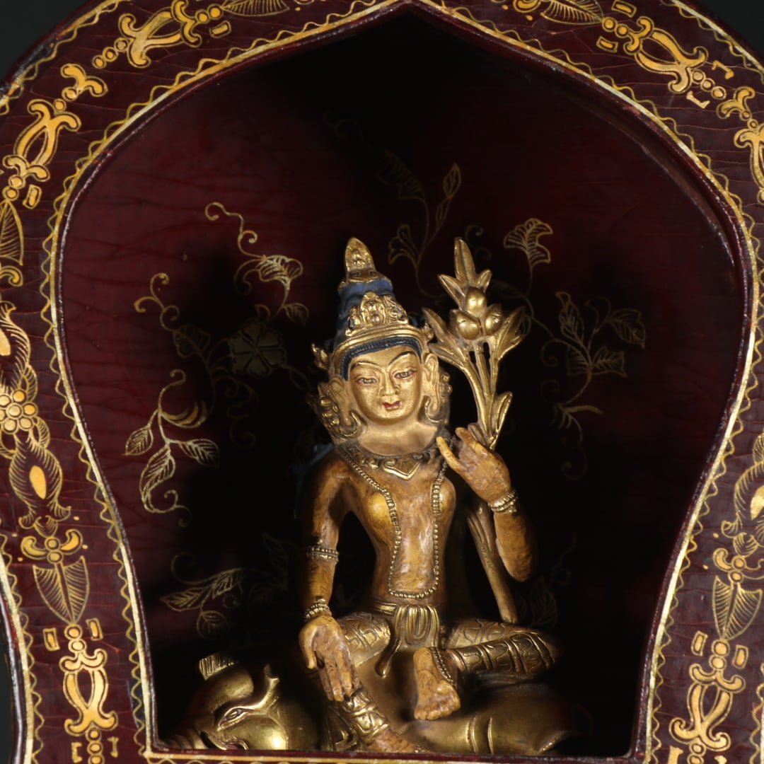 An Exquisite Bronze Gilt Niche - 2