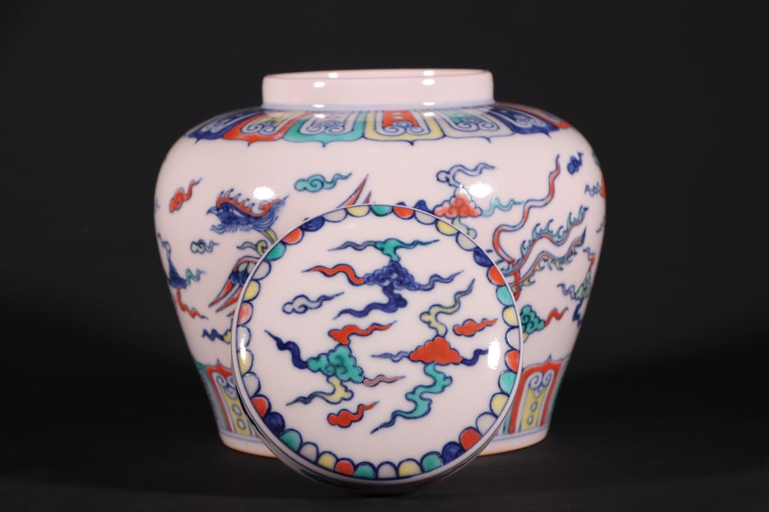 An ExquisiteDoucai Phoenix Pattern Jar - 8