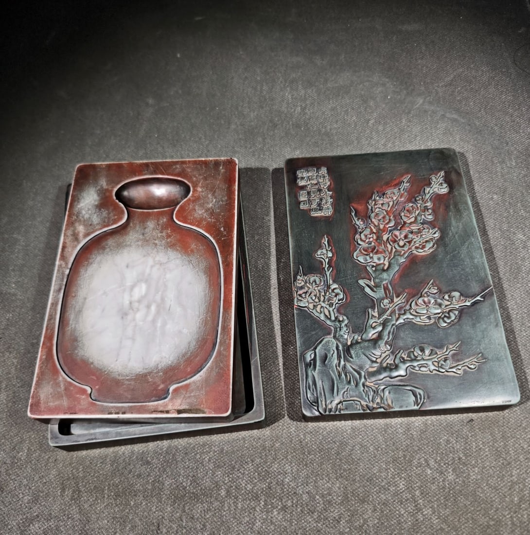 An Exquisite Flower Pattern with poem Inkstone: An Exquisite Flower Pattern with poem Inkstone Qian long Size:18.3cmx12.2cmx4cm (The Dimensions Of All Batches Are Manually Measured.If You Need More Detailed Information, Please Contact Our Customer