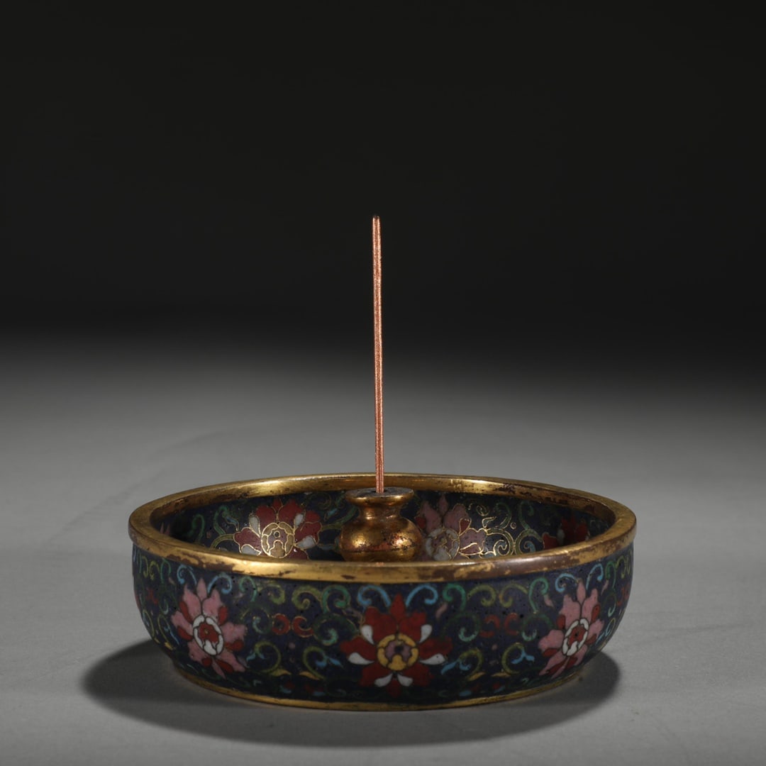 An Exquisite Cloisonne Lotus Pattern Candlestick - 2