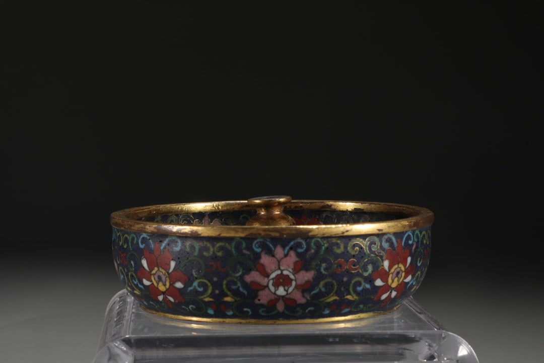 An Exquisite Cloisonne Lotus Pattern Candlestick - 3