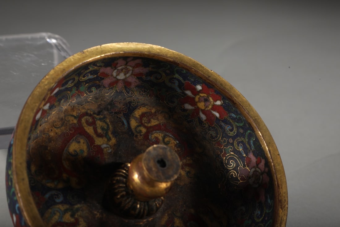 An Exquisite Cloisonne Lotus Pattern Candlestick - 7