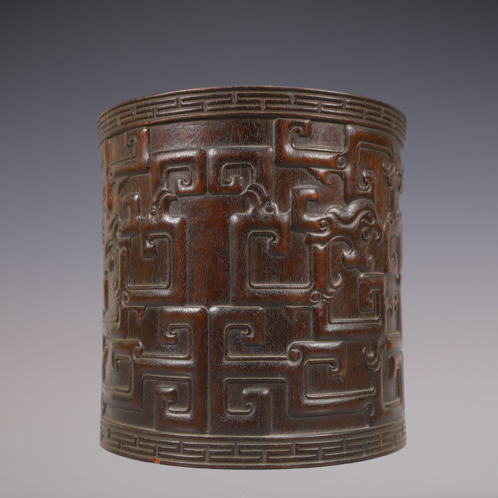 A Exquisite Zitanwood Brush Pot: A Exquisite Zitanwood Brush Pot Qing Dynasty, China Size:18.6cmx18.5cm Weight:1950g (The Dimensions Of All Batches Are Manually Measured.If You Need More Detailed Information, Please Contact Our Custo
