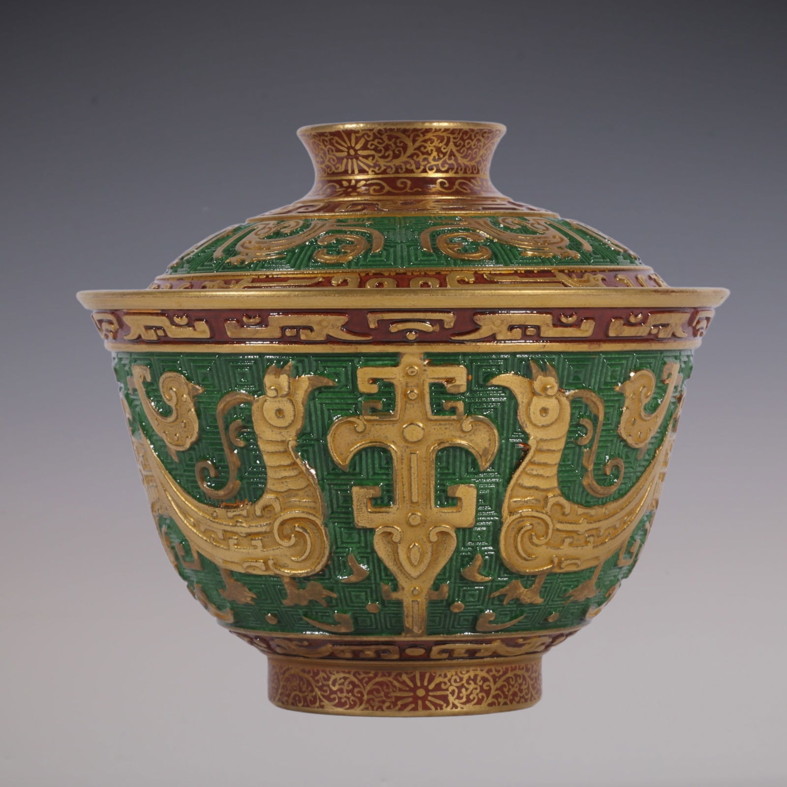 An Exquisite Enamel Green Ground Phoenix Pattern Bowl: An Exquisite Enamel Green Ground Phoenix Pattern Bowl Qing Dynasty, China Qianlong Four-character Mark Size:9.5cmx9.5cm (The Dimensions Of All Batches Are Manually Measured.If You Need More Detailed I