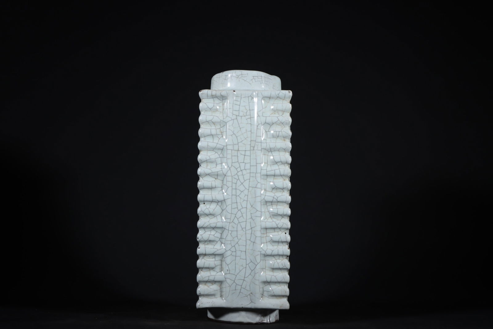 An Exquisite Guan yao Vase - 2