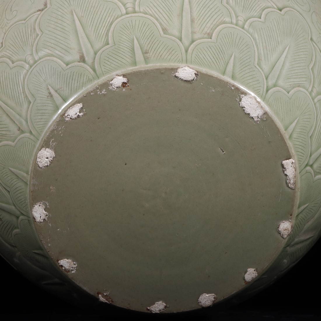 An Exquisite Yue yao Celadon Dragon Pattern Jar - 10