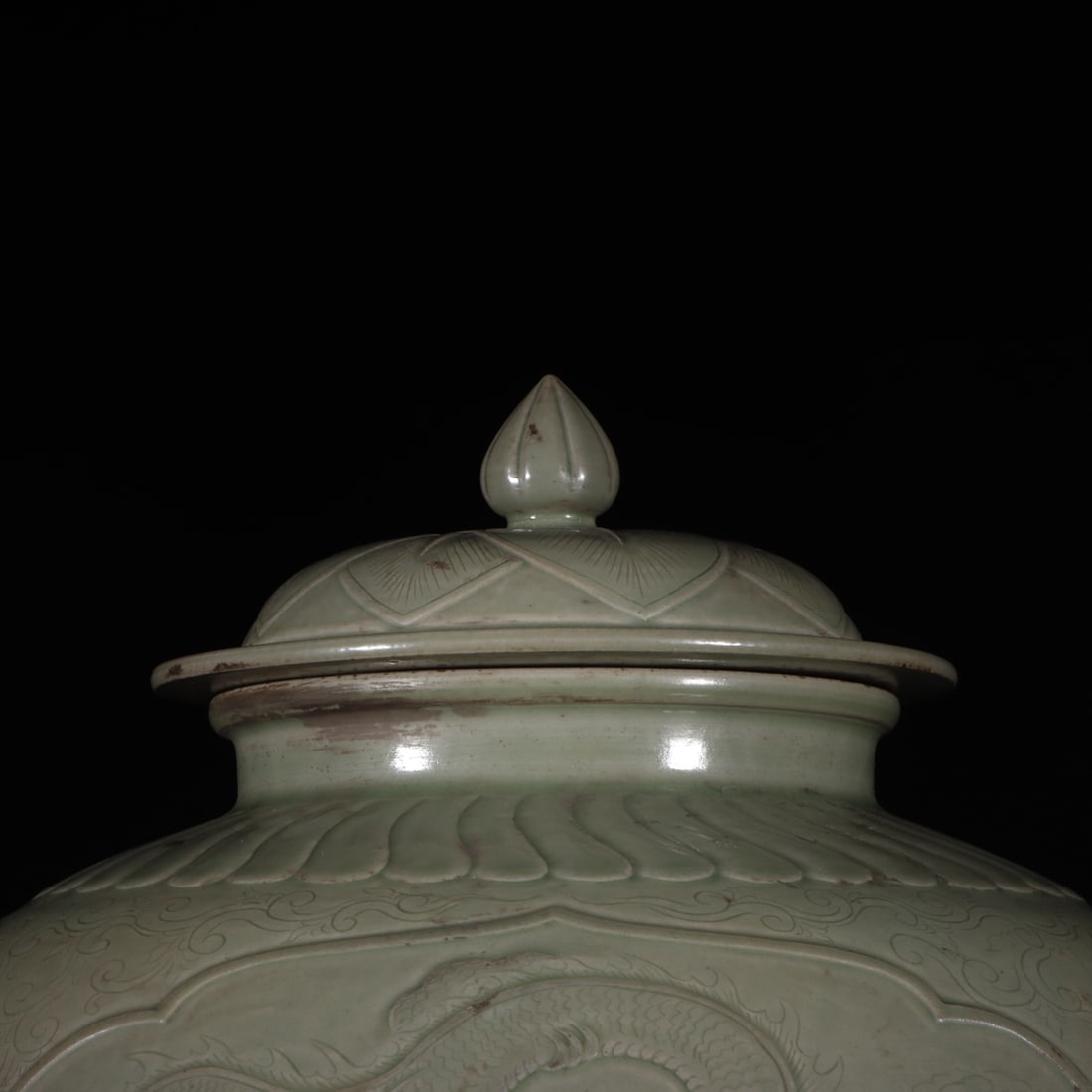 An Exquisite Yue yao Celadon Dragon Pattern Jar - 2