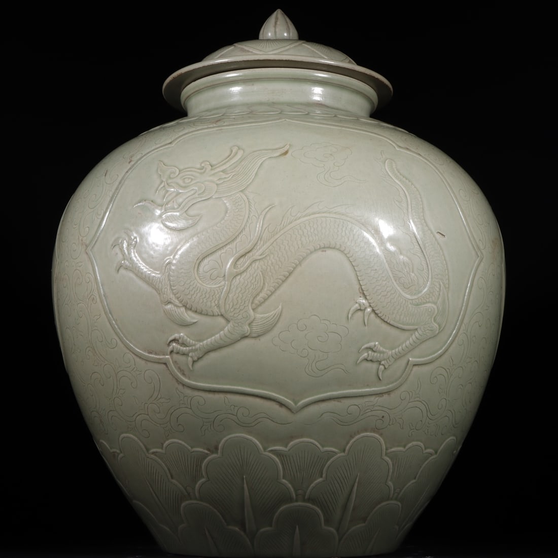 An Exquisite Yue yao Celadon Dragon Pattern Jar - 3