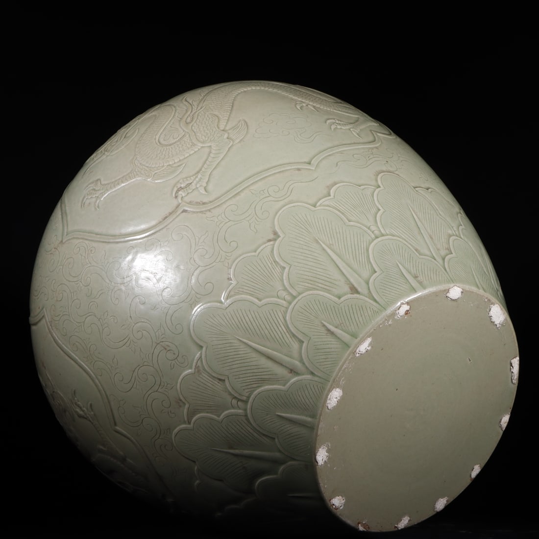 An Exquisite Yue yao Celadon Dragon Pattern Jar - 9