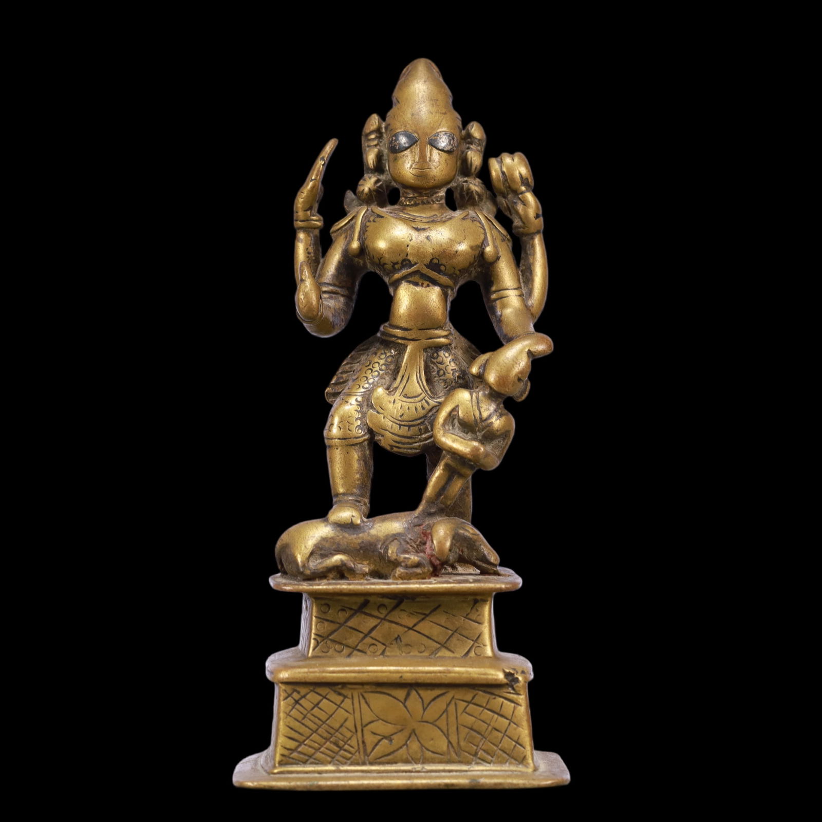 A Exquisite Gilt Bronze Buddha statue: A Exquisite Gilt Bronze Buddha statue Ming Dynasty, China Size:7.5cmx16cm Weight:650g (The Dimensions Of All Batches Are Manually Measured.If You Need More Detailed Information, Please Contact Our