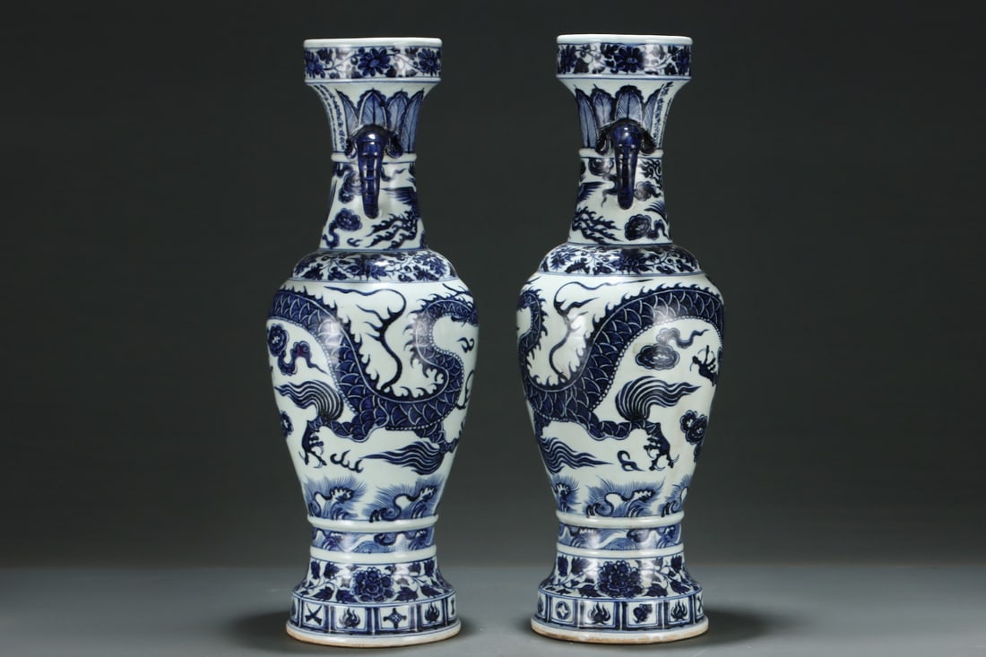 An Exquisite Blue and White Lotus Pattern Auspicious Cloud Pattern Dragon and Phoenix Pattern - 2