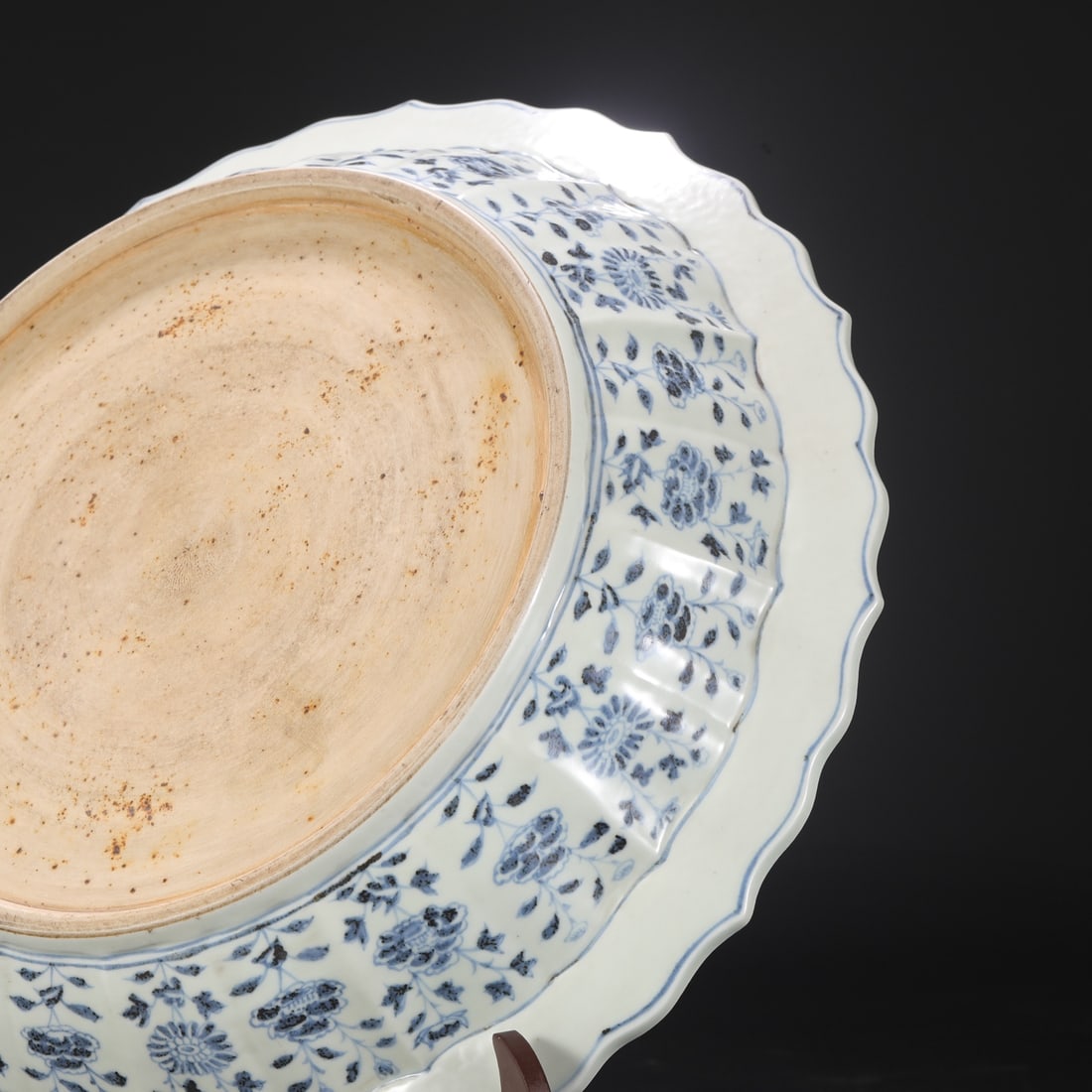 An Exquisite Blue and White Dragon Pattern Flower Pattern Plate - 8