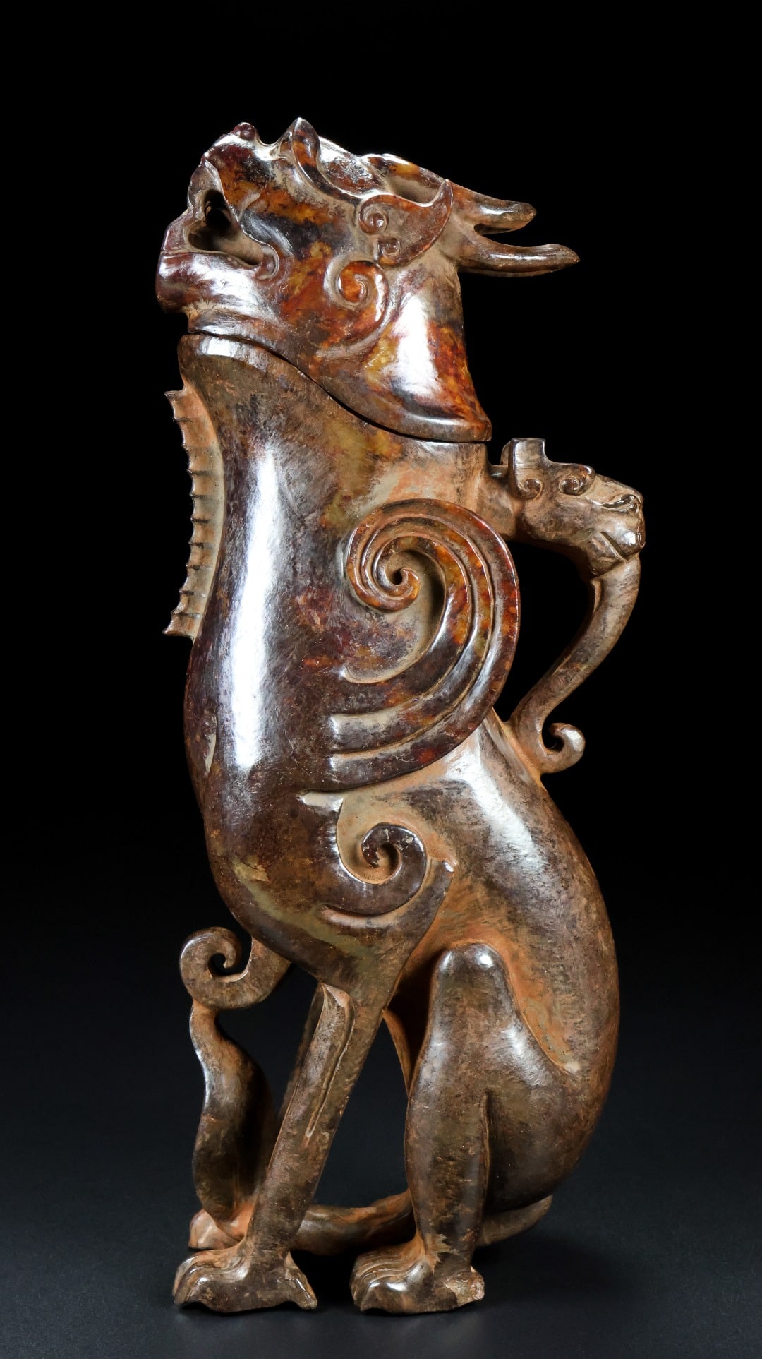 An Exquisite White Jade Dragon-Shaped Ewer: An Exquisite White Jade Dragon-Shaped Ewer Han Dynasty, China Size:26.5cmx11.2cmx6.8cm Weight:1.87kg (The Dimensions Of All Batches Are Manually Measured.If You Need More Detailed Information, Please