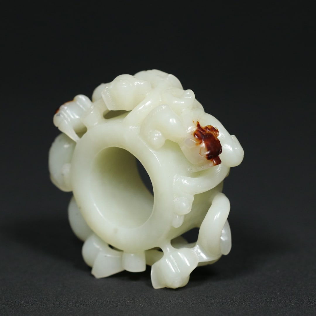 An Exquisite White Jade Chi-Dragon Pattern Ornament (1 of 9)