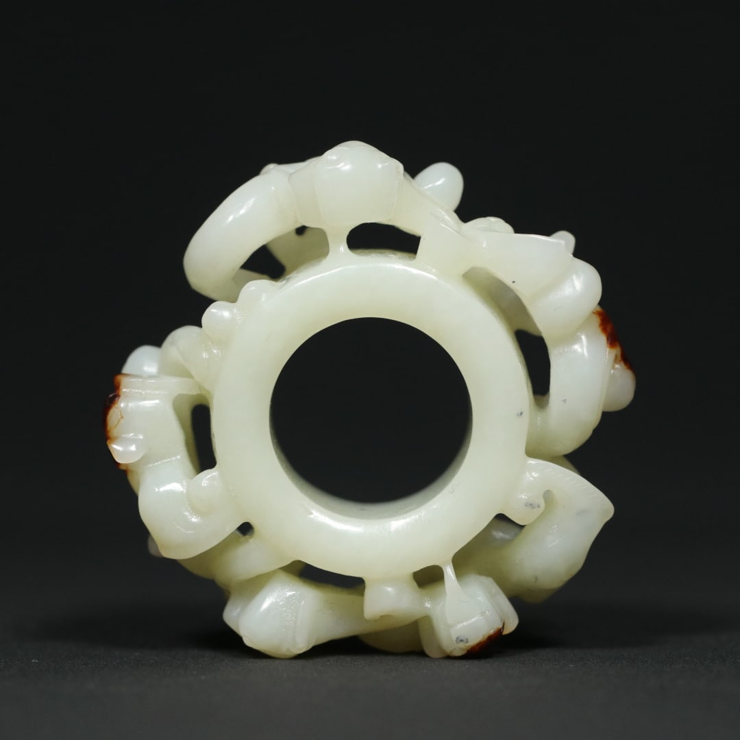 An Exquisite White Jade Chi-Dragon Pattern Ornament - 2