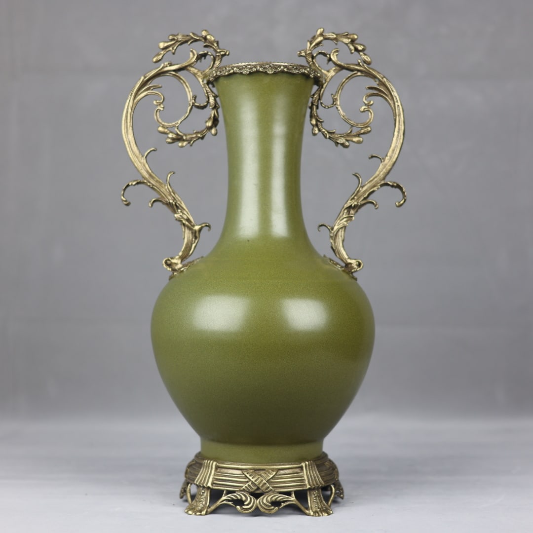 An Exquisite Teadust Glazed Inlaid Bronze Double-Ears Vase: An Exquisite Teadust Glazed Inlaid Bronze Double-Ears Vase Qing Dynasty, China Qianlong Six-character Mark Size:45cmx26cm (The Dimensions Of All Batches Are Manually Measured.If You Need More