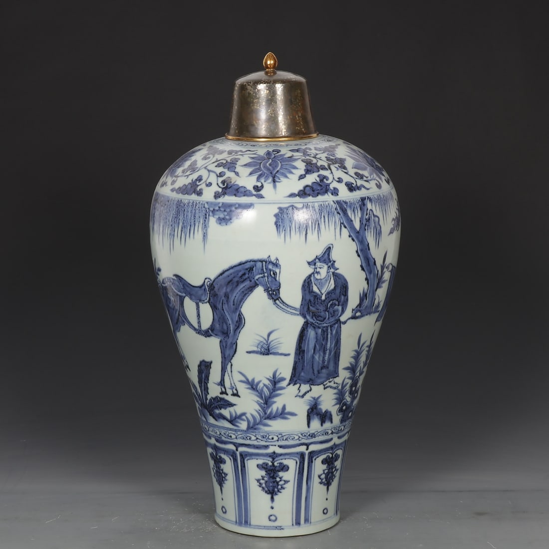 An Exquisite Blue and White Lotus Pattern Character and Story Pattern Vase: An Exquisite Blue and White Lotus Pattern Character and Story Pattern Vase Yuan Dynasty, China Size:49cmx25cm (The Dimensions Of All Batches Are Manually Measured.If You Need More Detailed Information