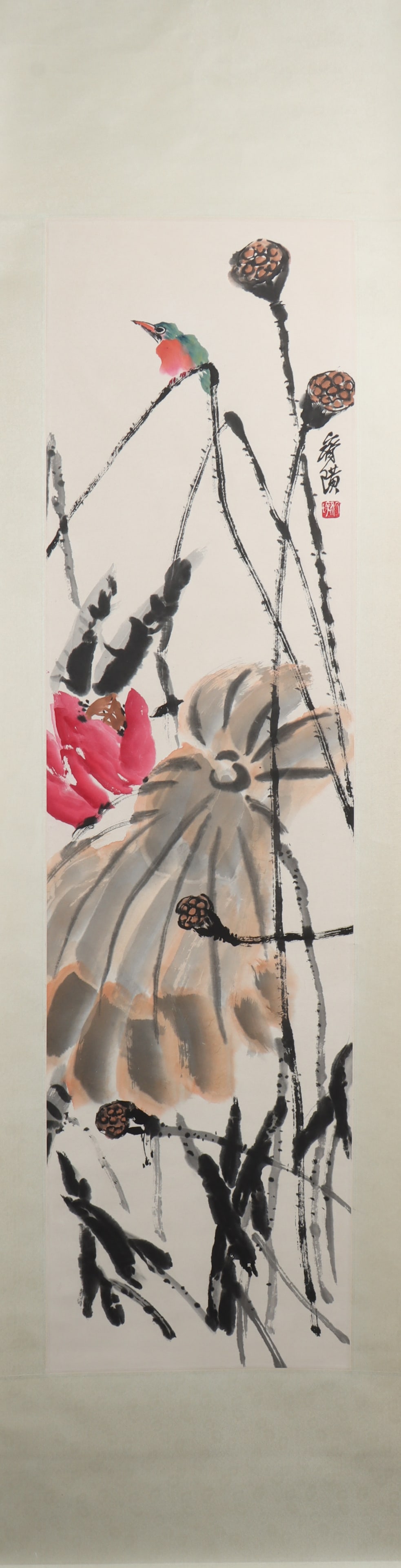 A Chinese Vertical Scroll Ink Painting of Flower and Bird on Paper: A Chinese Vertical Scroll Ink Painting of Flower and Bird on Paper Qi baishi Size:132cmx35cm (The Dimensions Of All Batches Are Manually Measured.If You Need More Detailed Information, Please