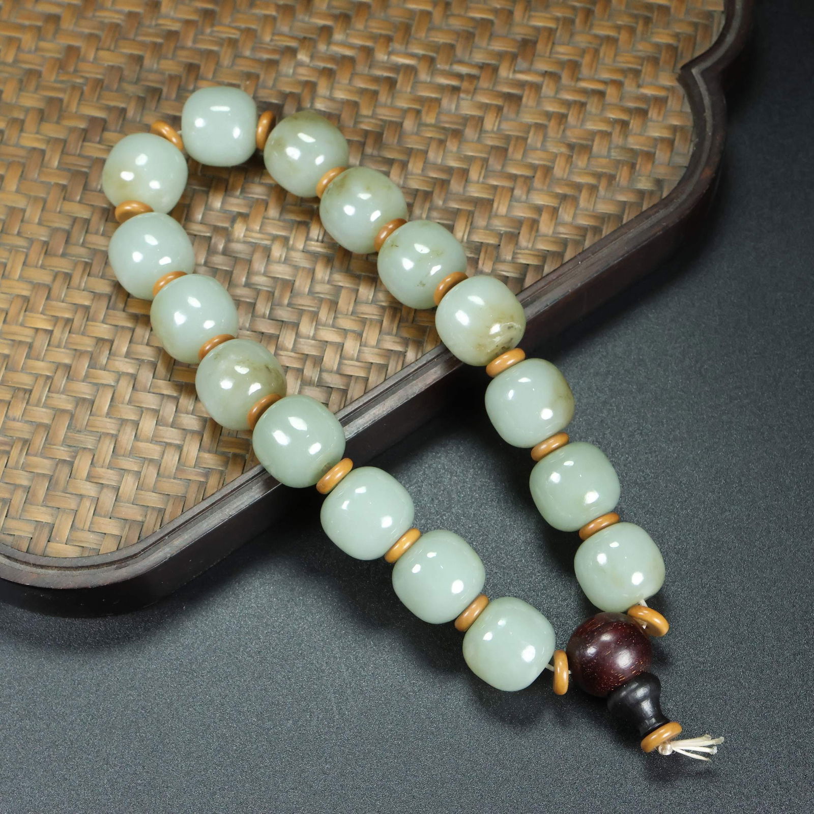 An Exquisite White Jade Bracelets - 2
