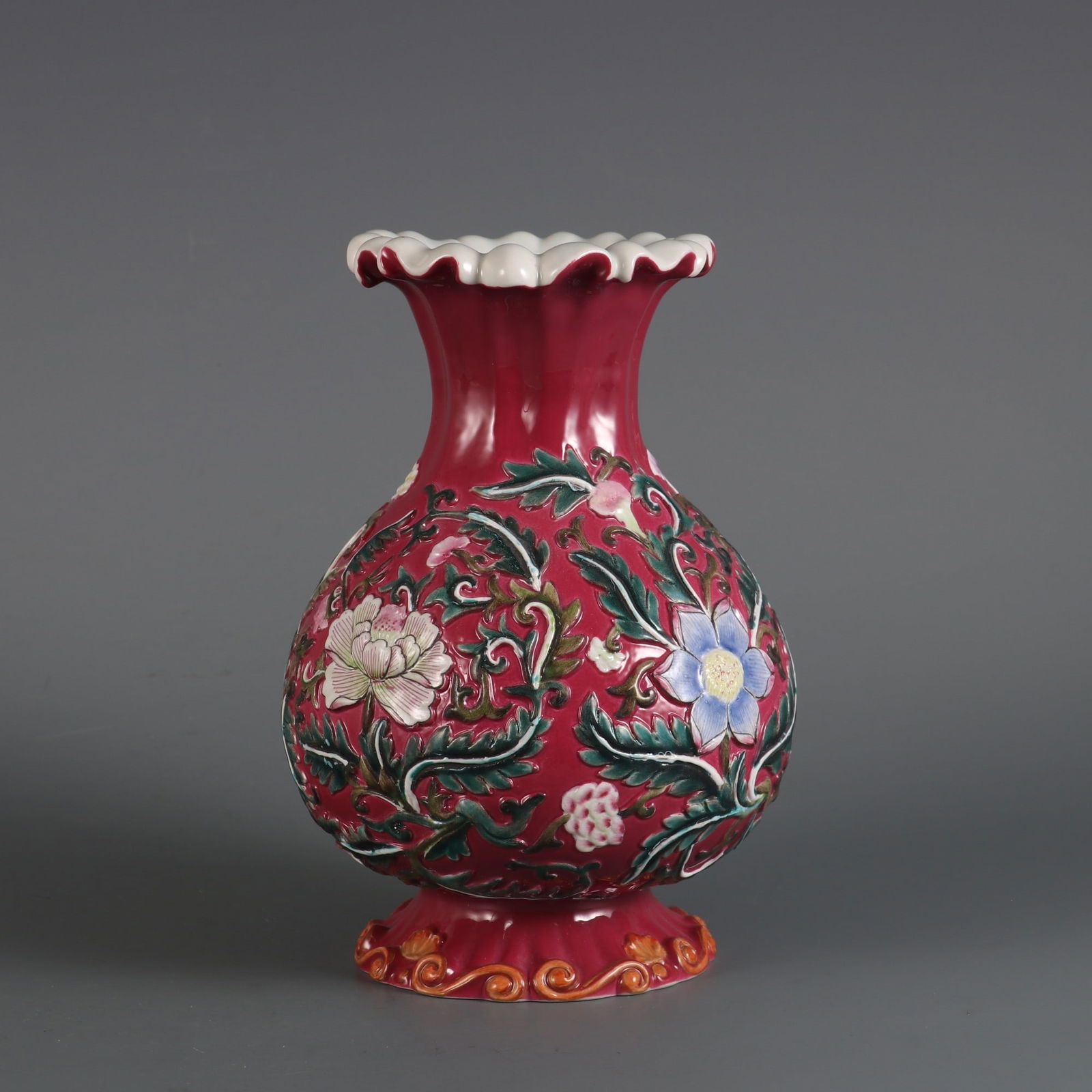 An Exquisite Famille-Rose Ruby Red-Glazed Lotus Pattern Vase - 2