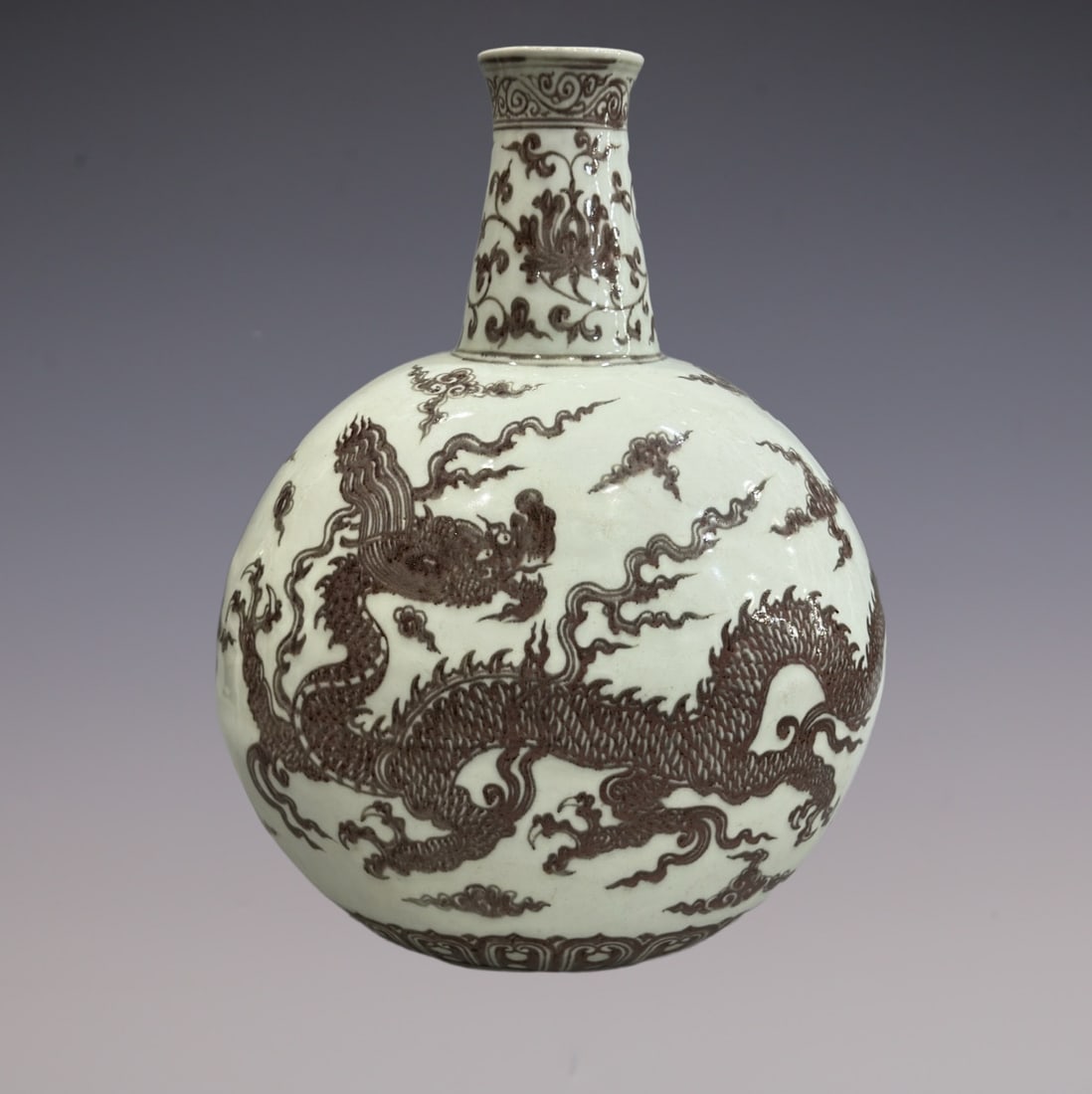 An Exquisite Underglaze-Red Dragon Pattern Lotus Pattern Vase - 5