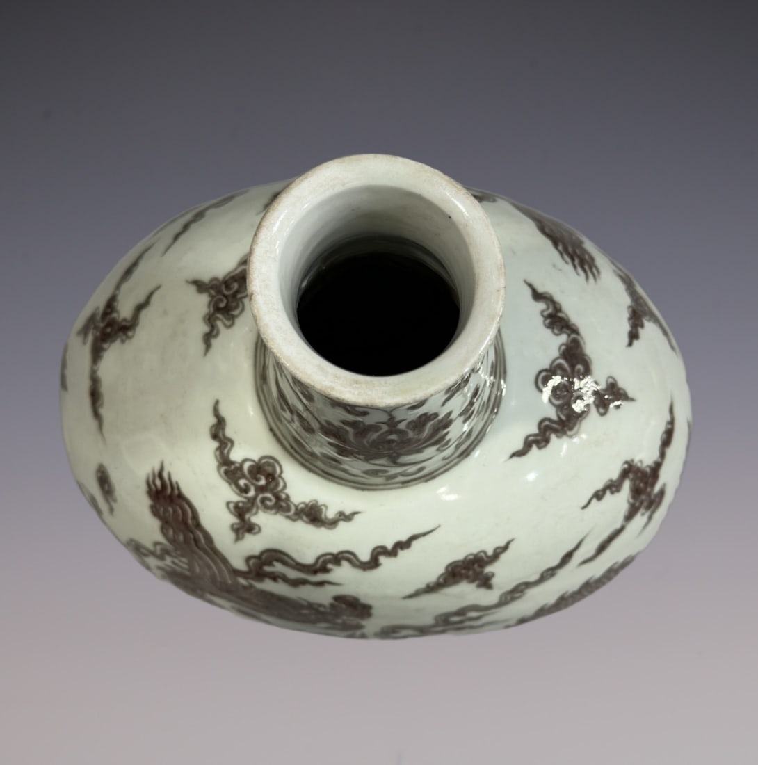 An Exquisite Underglaze-Red Dragon Pattern Lotus Pattern Vase - 7