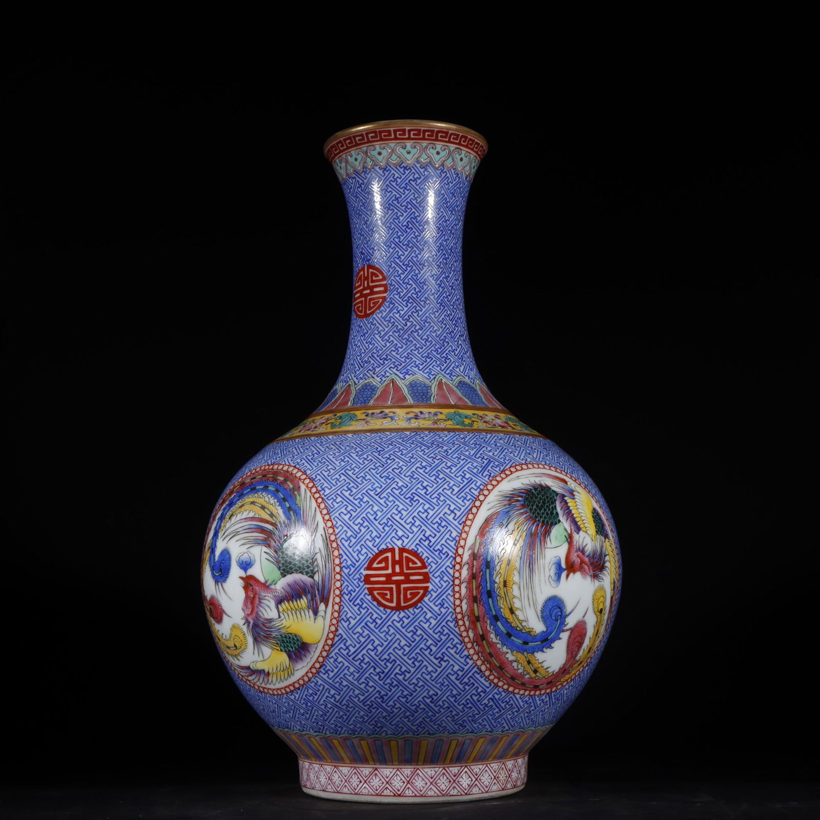 An Exquisite Famille-Rose Phoenix Pattern Vase - 4