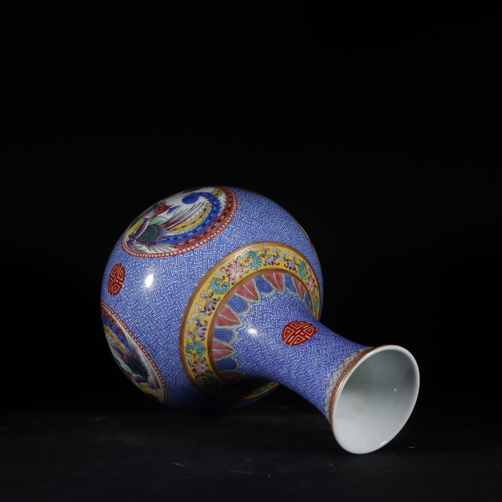 An Exquisite Famille-Rose Phoenix Pattern Vase - 6