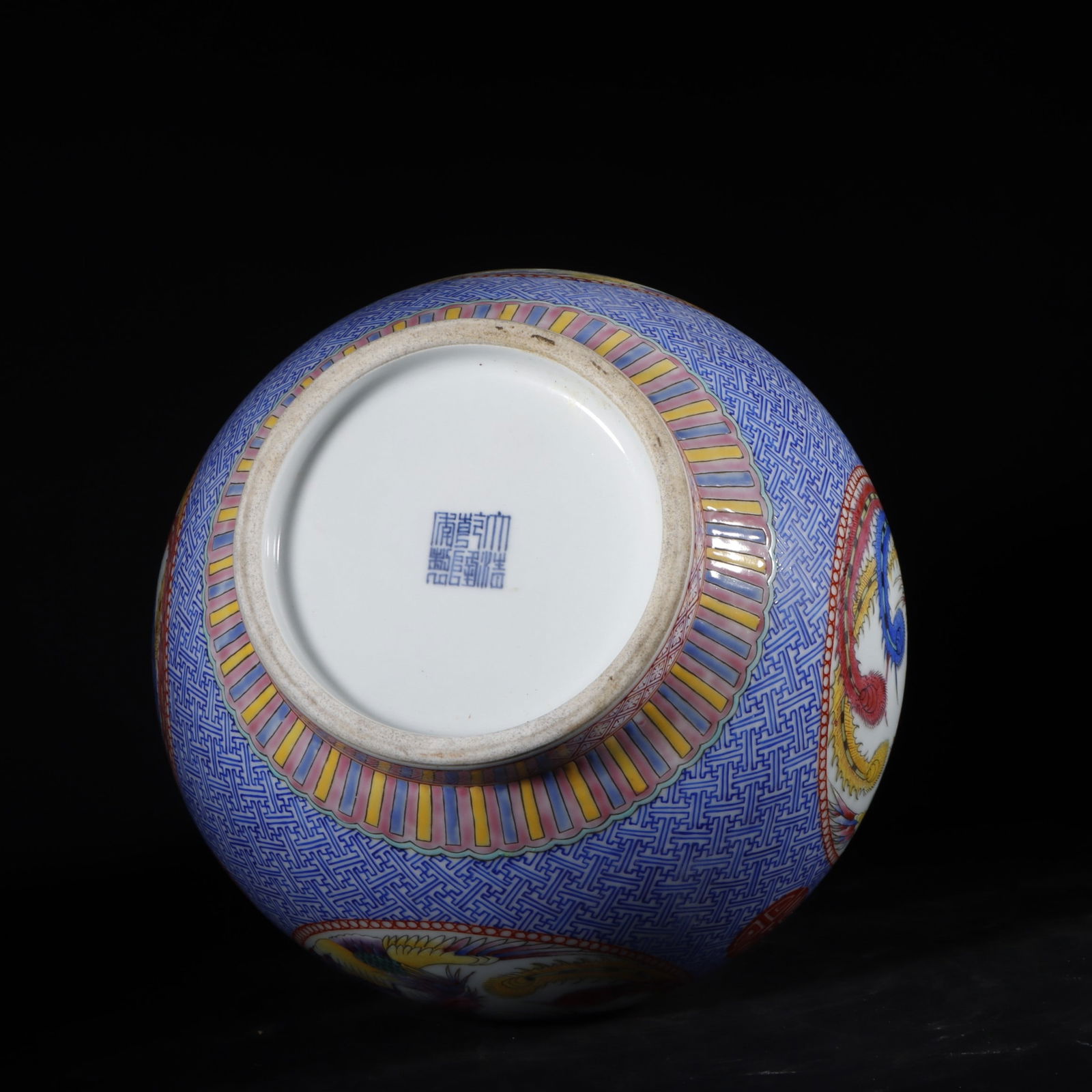 An Exquisite Famille-Rose Phoenix Pattern Vase - 9