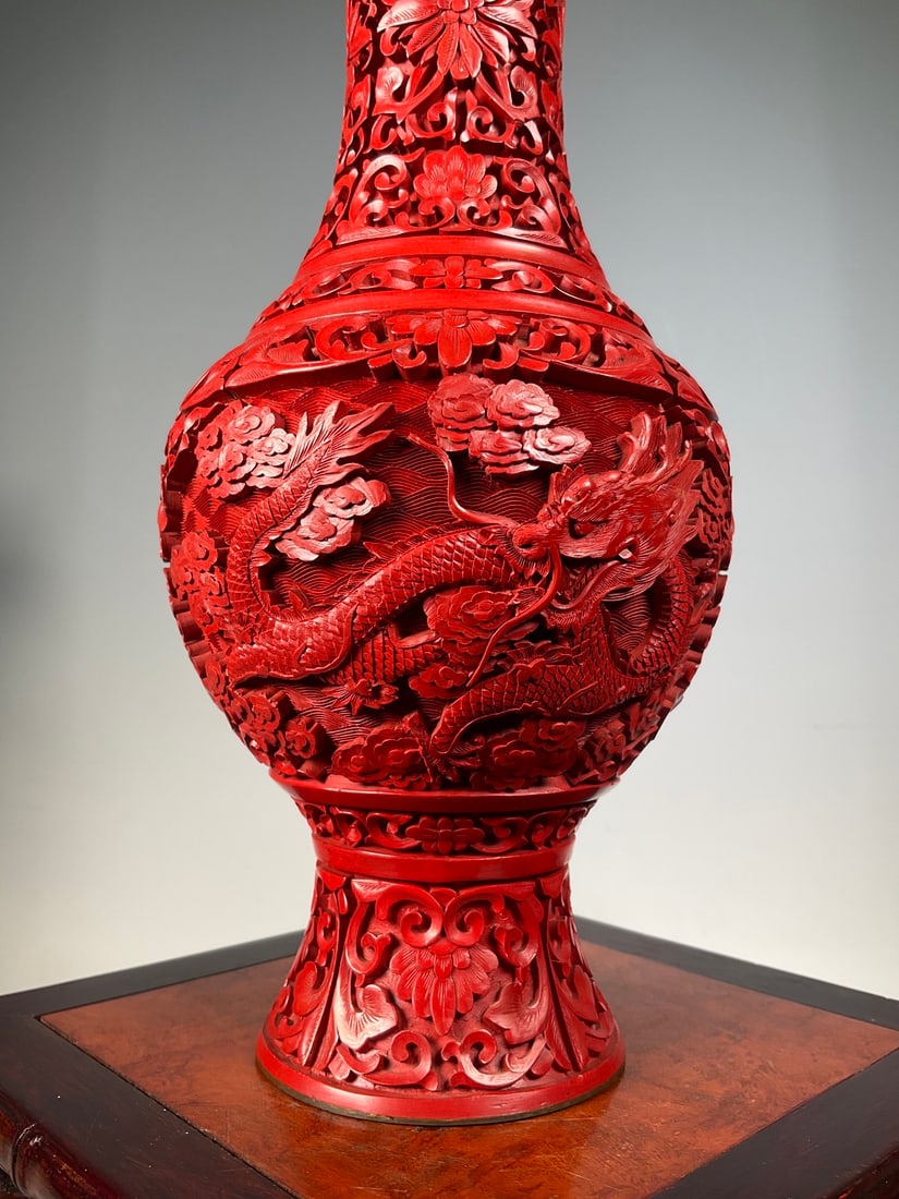 An Exquisite Bronze Carved Red Lacquer Dragon Pattern Flower Pattern Vase - 2