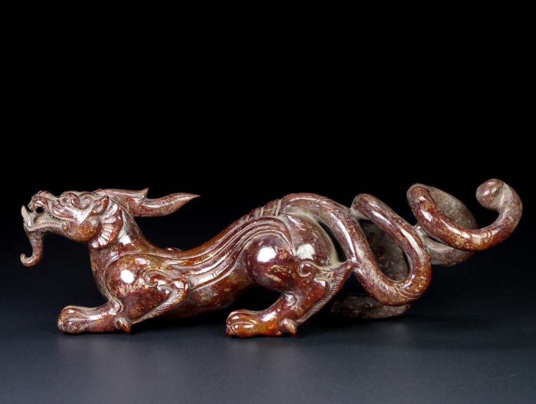 An Exquisite White Jade Dragon Ornament - 3