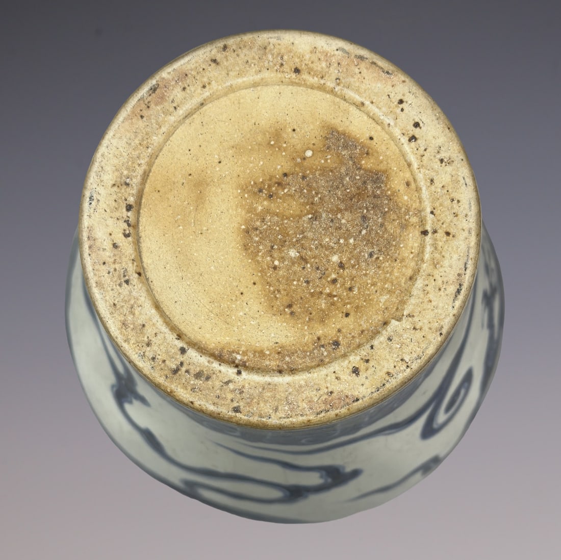 An Exquisite Blue and White Dragon Pattern Vase - 9