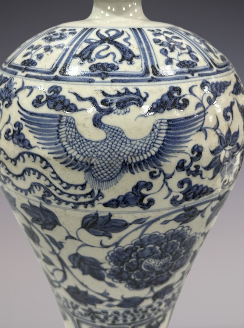 An Exquisite Blue and White Lotus Pattern Phoenix Pattern Vase - 6