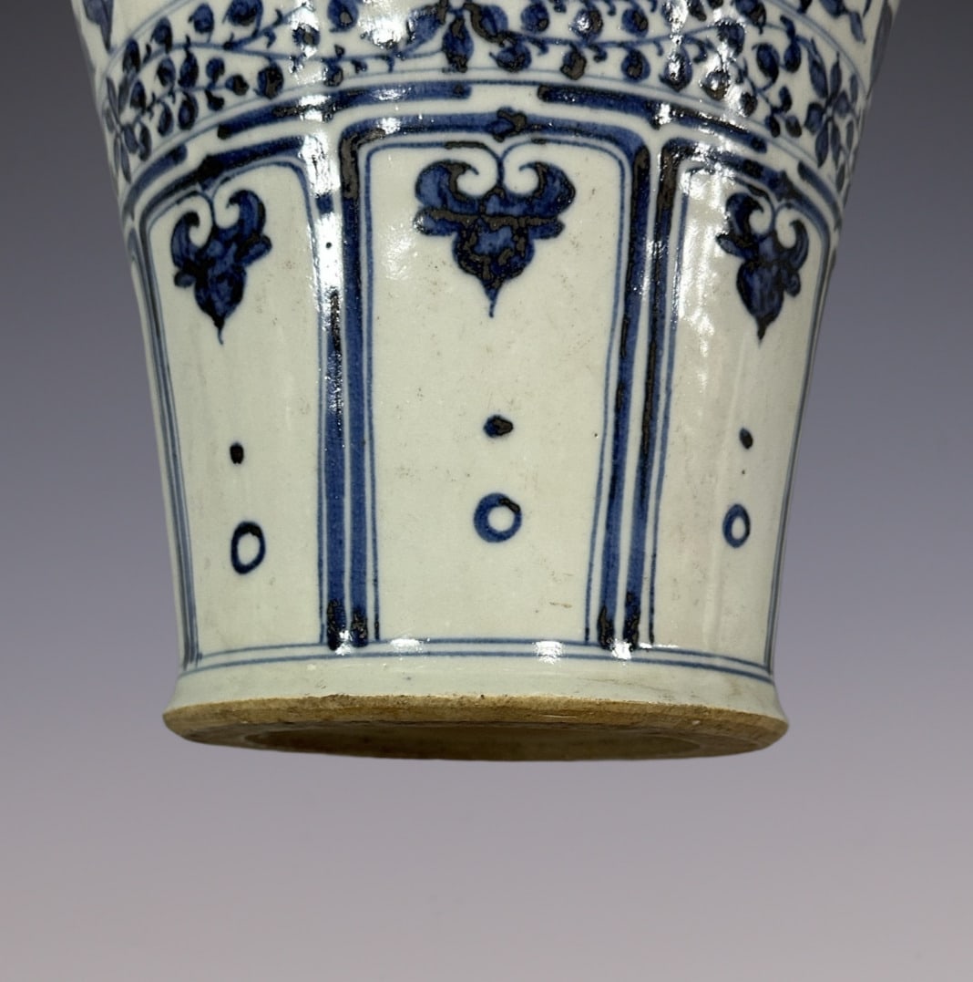 An Exquisite Blue and White Lotus Pattern Phoenix Pattern Vase - 8