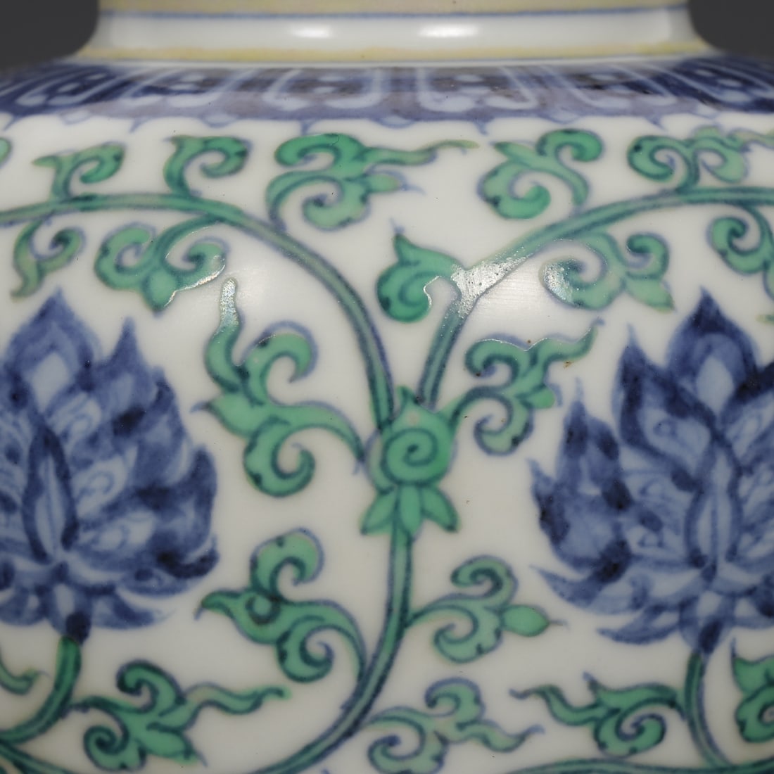 An Exquisite Doucai Lotus Pattern Jar - 6